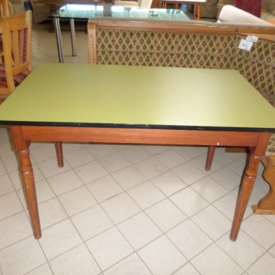 Stalas kodas 25RG181