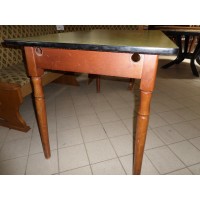 Stalas kodas 25RG181