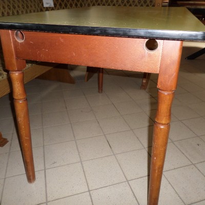 Stalas kodas 25RG181